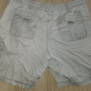 Columbia Light Gray Cargo Shorts
